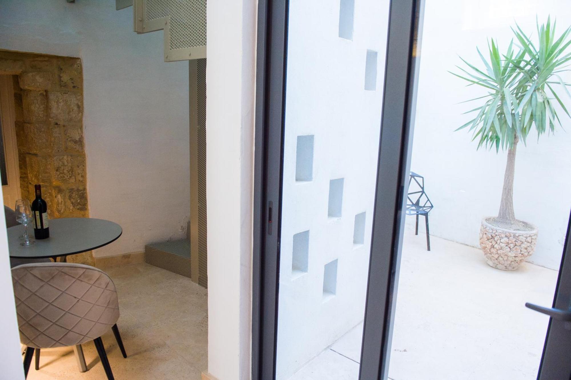 San Anton Suites Attard Zewnętrze zdjęcie